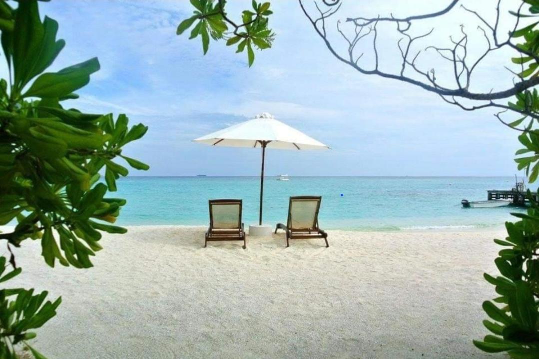 Ukulhas Villa Oceanview Hotel & Spa Exterior photo